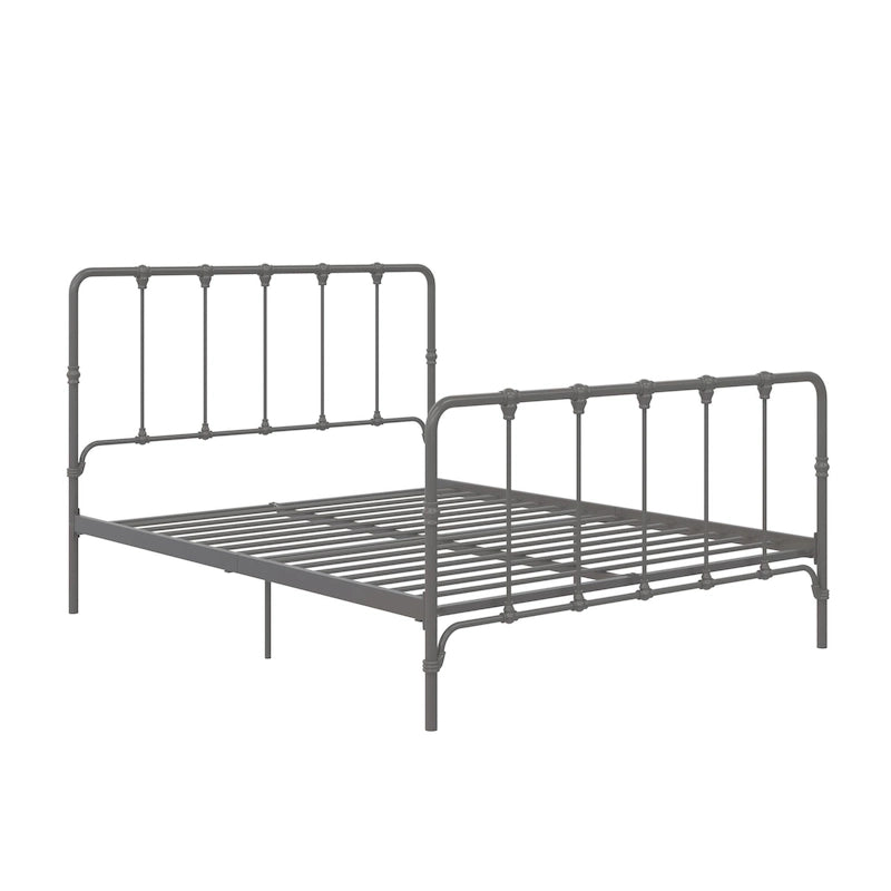 Letto in metallo stile rustico con testiera ricurva e dettagli a pinnacolo vintage