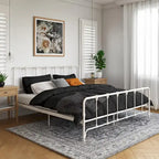Letto in metallo stile rustico con testiera ricurva e dettagli a pinnacolo vintage