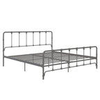 Letto in metallo stile rustico con testiera ricurva e dettagli a pinnacolo vintage