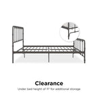 Letto in metallo stile rustico con testiera ricurva e dettagli a pinnacolo vintage