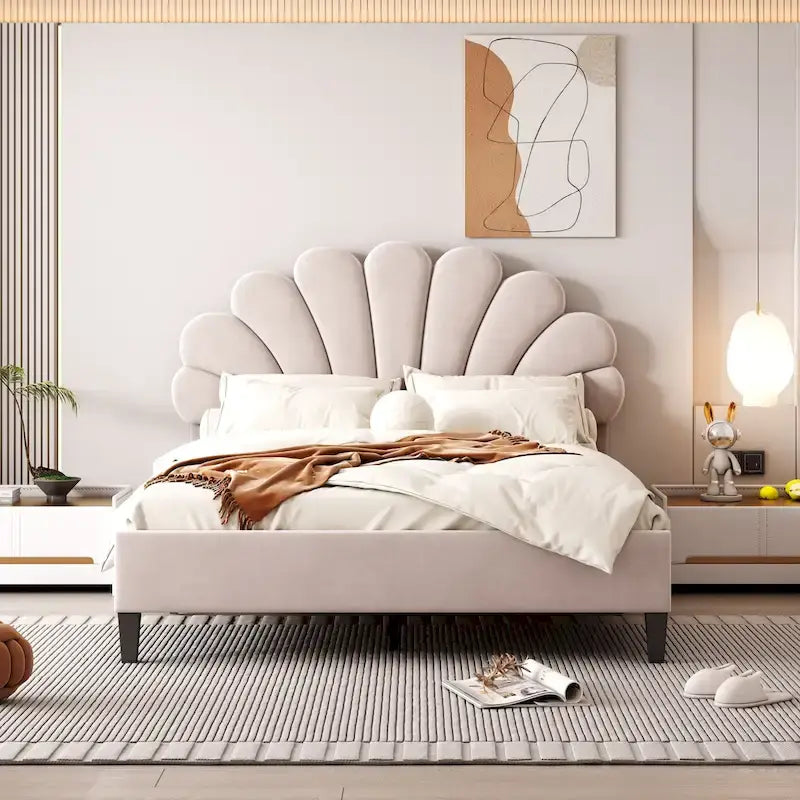 Letto imbottito con testiera floreale