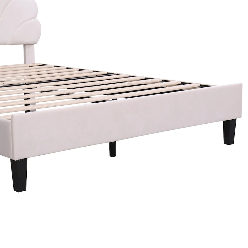 Letto imbottito con testiera floreale