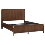 Letto a piattaforma a profilo basso con staffe ad accento oro in stile Campaign