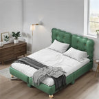 Letto matrimoniale imbottito con struttura in legno e doghe, con gambe di supporto